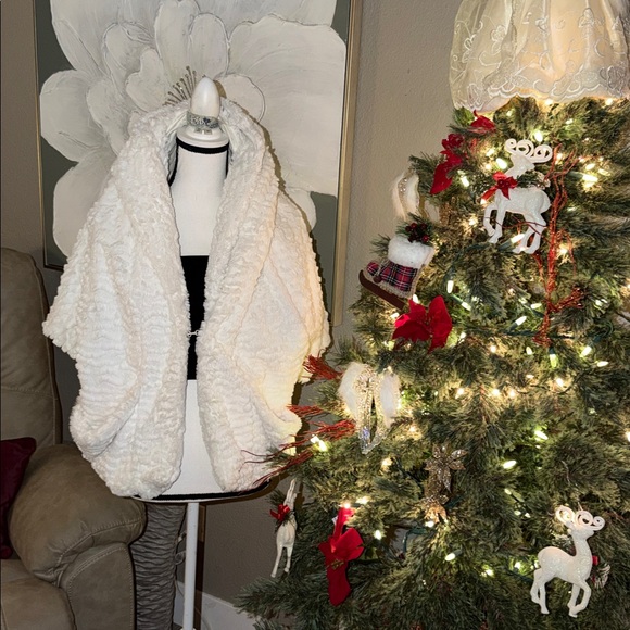 Jolt Women's White Puffer Jacket - Picture 2 of 7